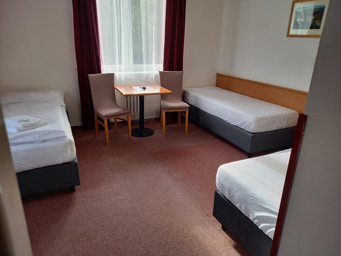 Bedroom 4, Hotel Harrachov Inn, Semily