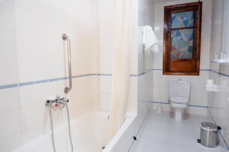 Bathroom 5, Hotel Central, Granada