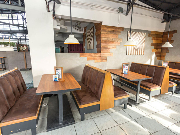 Food & Drinks 5, Urban Travellers Hotel, Pasay City