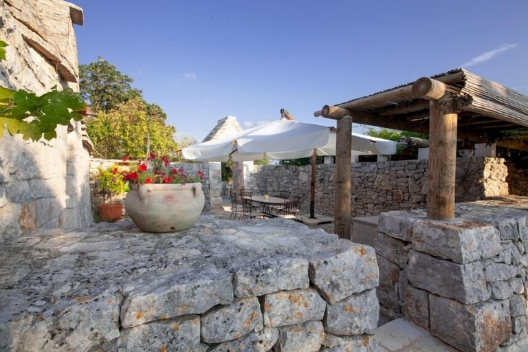 Others 5, Trullo Siamese, Bari