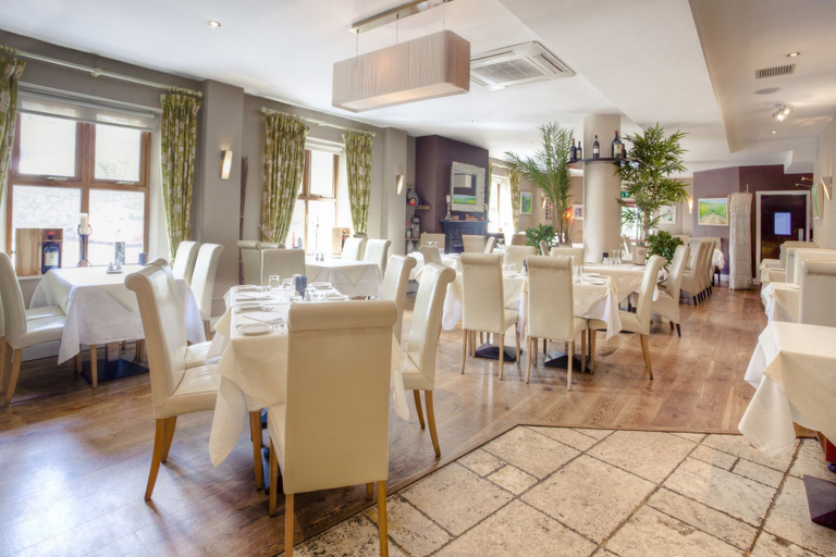 Food & Drinks 4, Coach House Hotel
