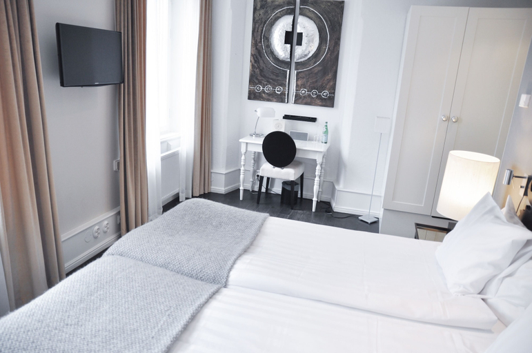 Bedroom 2, Kalk Hotel, Gotland