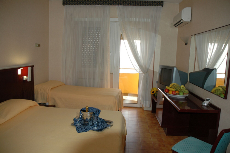 Bedroom 4, Grand Hotel Dei Cesari Dependance, Roma