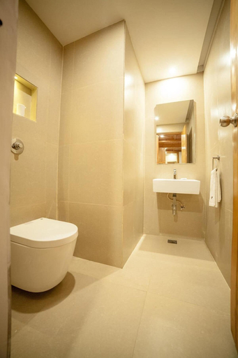 Bathroom 5, Vivera Grande, Dindigul