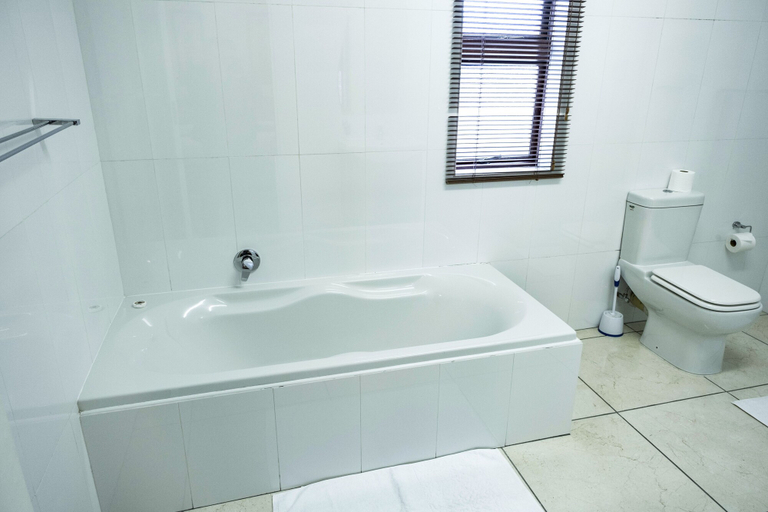 Bathroom 5, Woodbridge Lodge, City of Cape Town