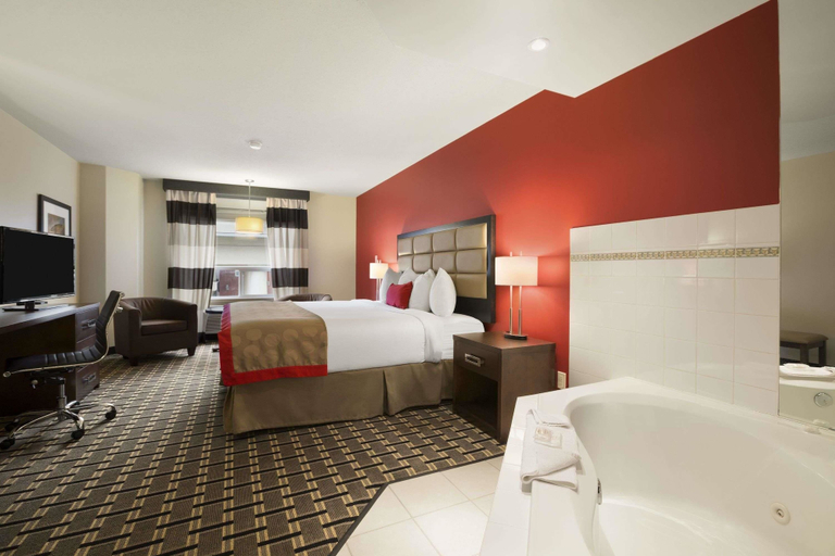 Bedroom 3, Ramada by Wyndham Edson, Division No. 14