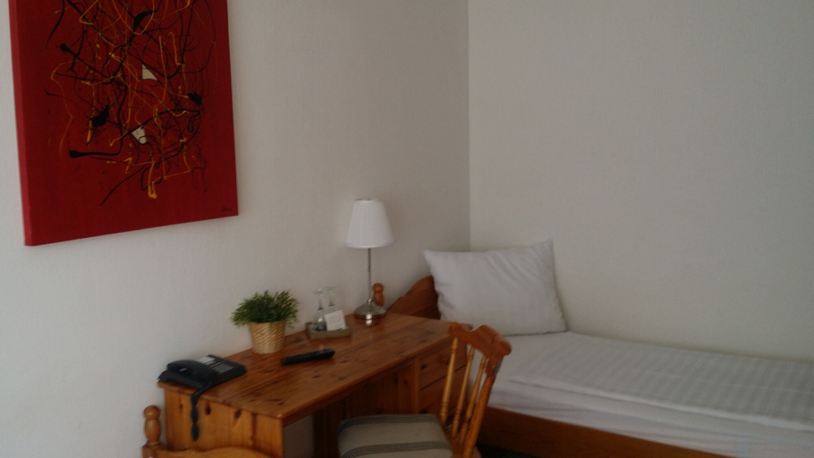 Bedroom 4, Hotel am Stadion, Duisburg