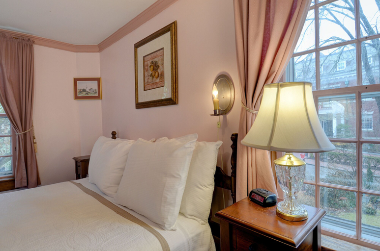 Bedroom 4, Melville House, Newport