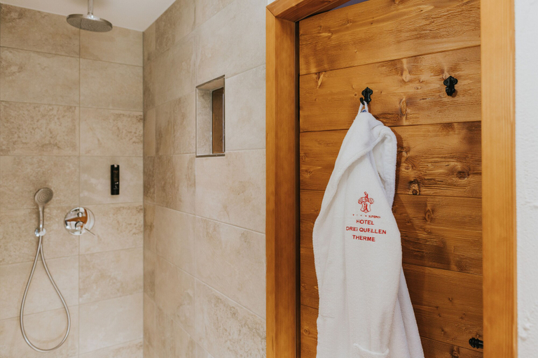 Bathroom 5, Hotel Drei Quellen Therme, Passau