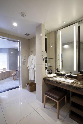 Bathroom 4, Noboribetsu Grand Hotel, Noboribetsu