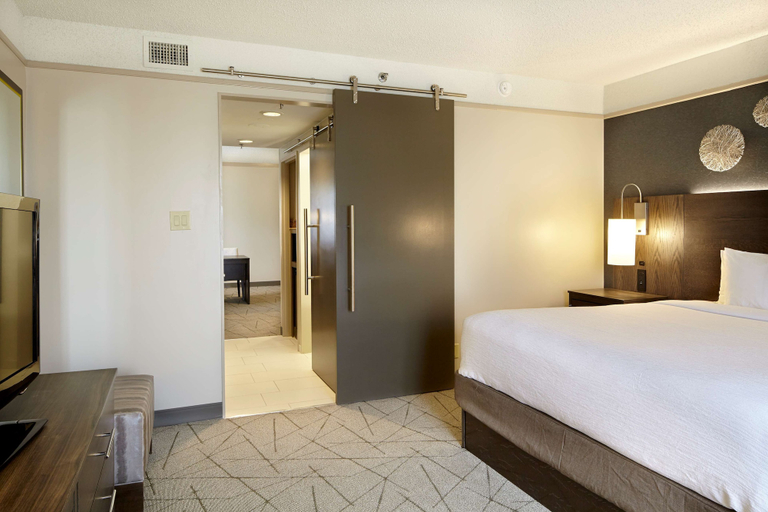 Bedroom 3, Embassy Suites by Hilton Atlanta Galleria, Cobb