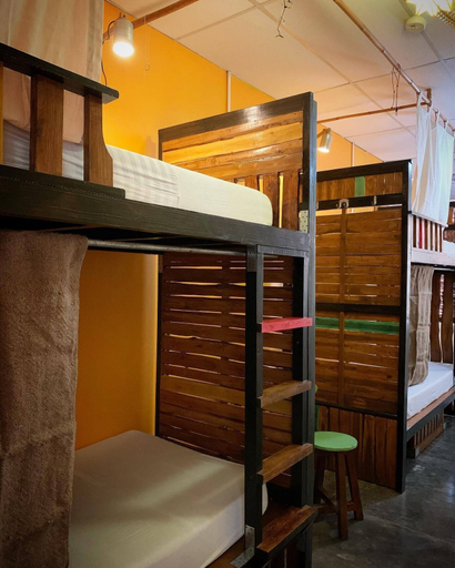 Bedroom 2, Moon Fools Hostel, Panglao