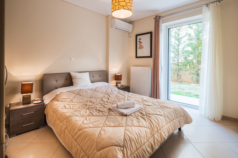 Bedroom 3, Scorpio Deluxe Apartment with Private Garden, Attica