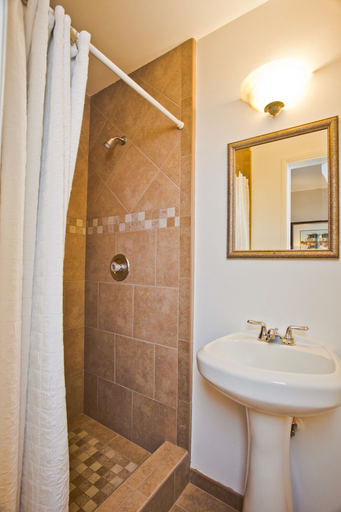 Bathroom 4, Ocean Beach Hotel, San Diego