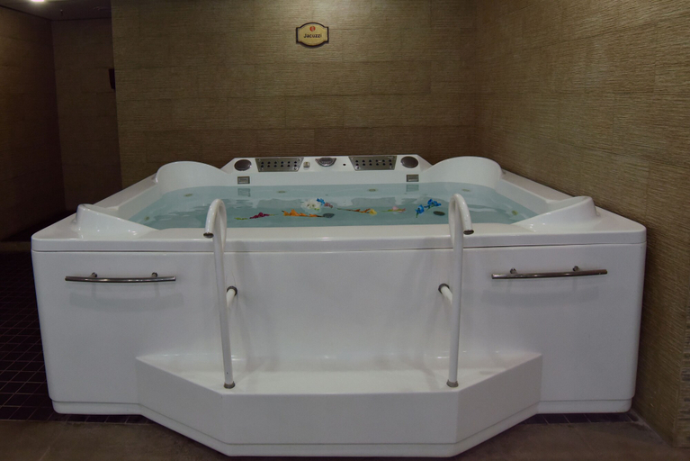 Bathroom 5, Ramada by Wyndham Islamabad, Islamabad
