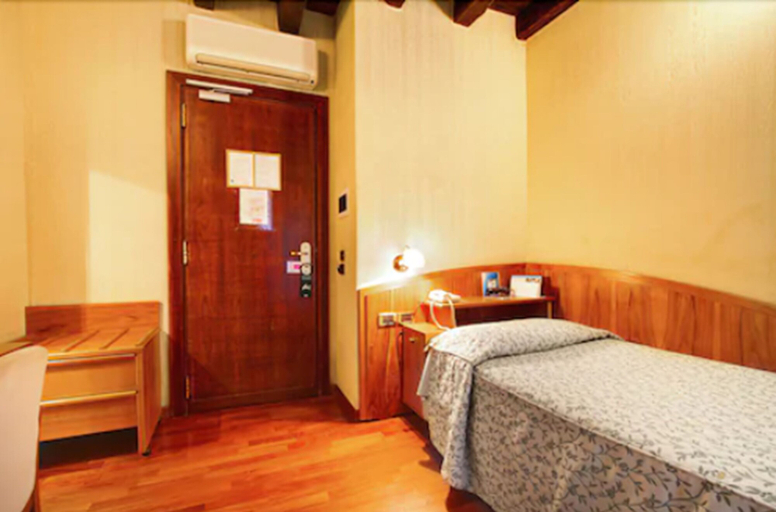 Bedroom 2, Hotel Corot, Rome
