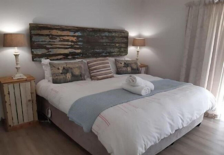 Bedroom 2, Hogsback Inn, Amathole