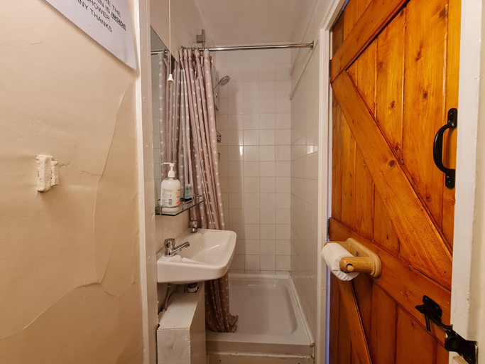Bathroom 3, 17th-century1bed/studio/petsok/garden/wifi, Nottinghamshire