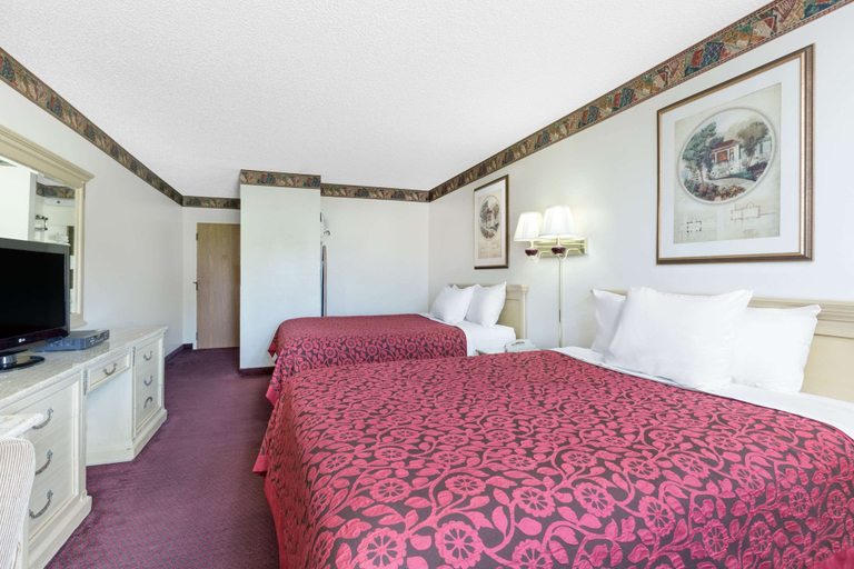 Bedroom 3, Days Inn by Wyndham Concordia, Lafayette