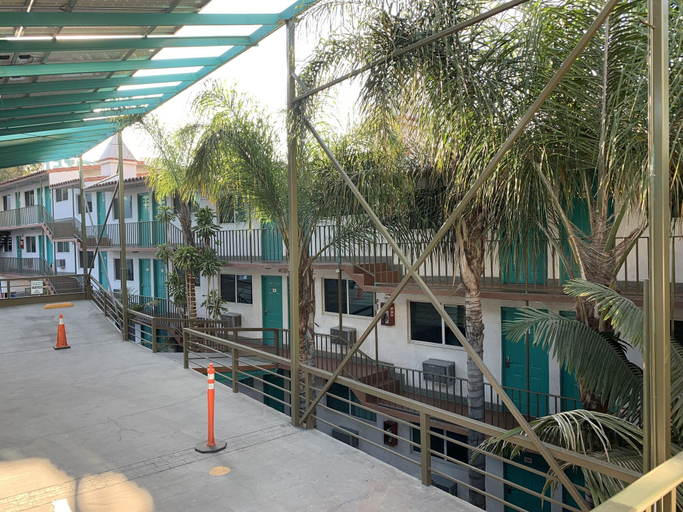Exterior & Views 2, R INN de TJ, Tijuana