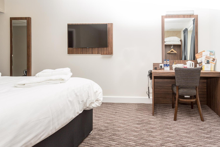Bedroom 2, Mermaid, Ipswich by Marston's Inns, Suffolk