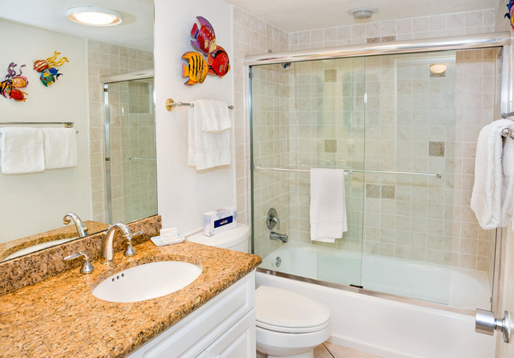 Bathroom 3, Kings Crown 211 3 Bedroom Condo, Lee