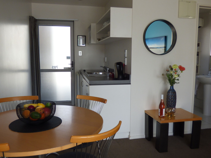 Others 5, Fyffe On Riccarton, Christchurch