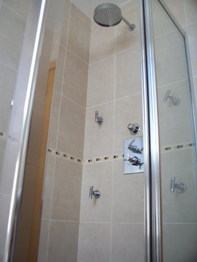 Bathroom 4, Blackberry Lodge Accommodation