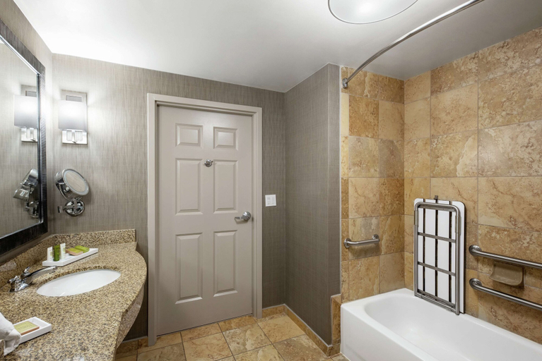Bathroom 4, Hilton Columbia Center, Richland
