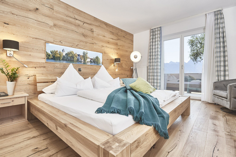 Bedroom 2, Zum Fischer am See, Rosenheim