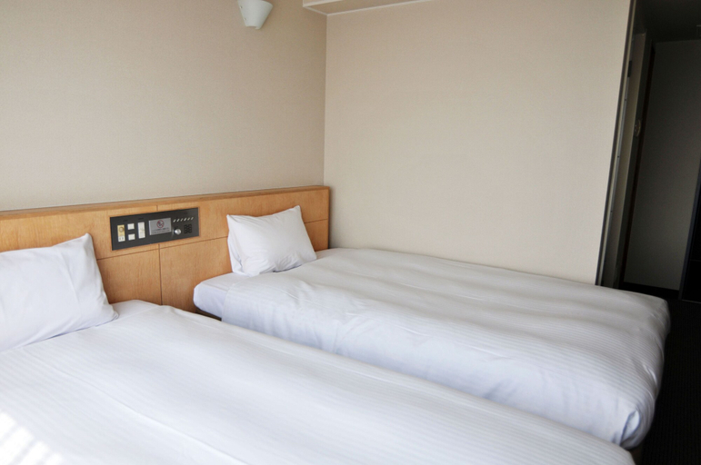Bedroom 3, Kenchomae Green Hotel, Kumamoto