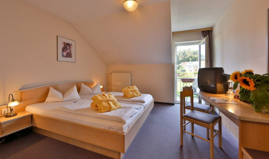Bedroom 3, Sonnenhotel Bayerischer Hof, Cham