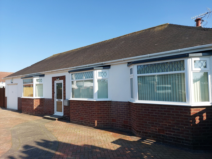 Exterior & Views 1, The Hermitage Private Detached Bungalow, Denbighshire