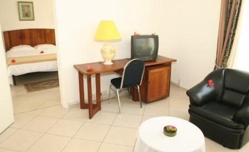 Bedroom 2, Retaj Moroni Hotel