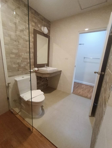 Bathroom 3, English Resotel Hotel, Muang Nakhon Si Thammarat