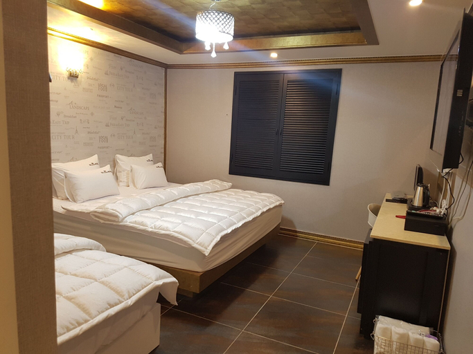 Bedroom 3, Business Hotel, Gangseo