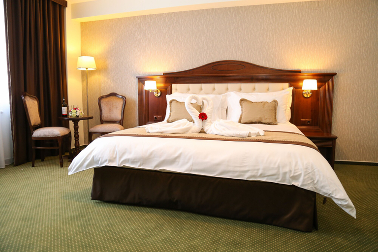 Bedroom 3, Hotel Carmen, Predeal
