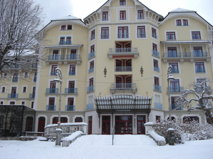Exterior & Views 2, Terres de France - Appart'Hôtel Le Splendid, Isère