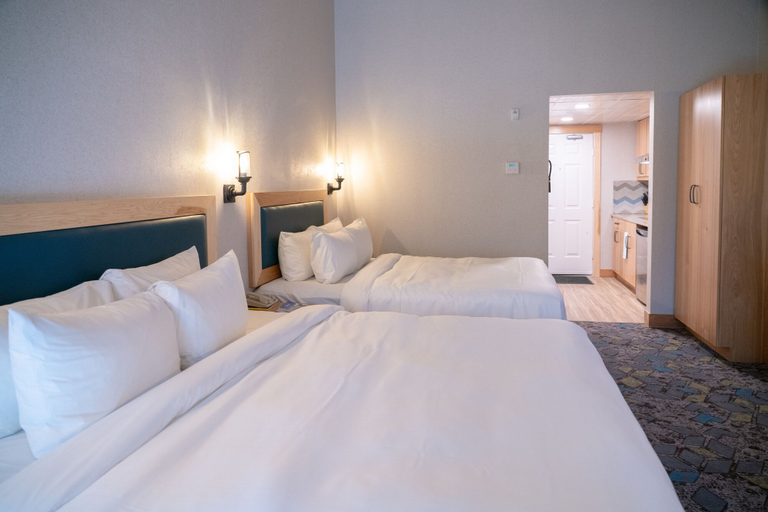 Bedroom 3, Tunnel Mountain Resort, Division No. 15