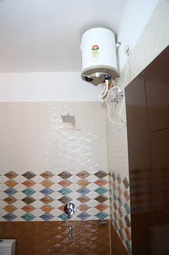 Bathroom 3, Hotel Yog Tapovan, Garhwal