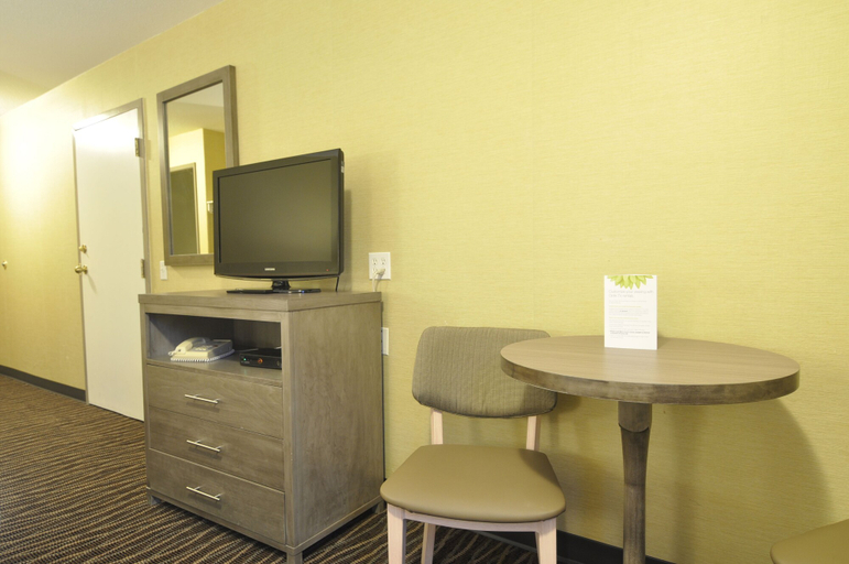 Others 5, Super 8 by Wyndham Revelstoke BC, Columbia-Shuswap
