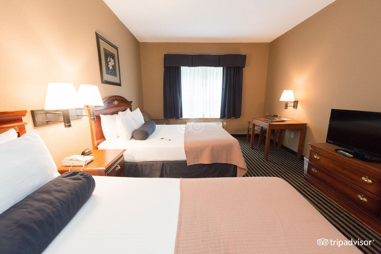 Bedroom 2, Mountain Inn & Suites, Henderson