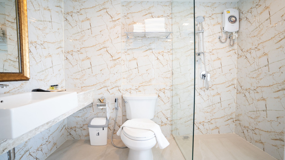 Bathroom 5, B2 Phuket Premier Hotel, Phuket Island