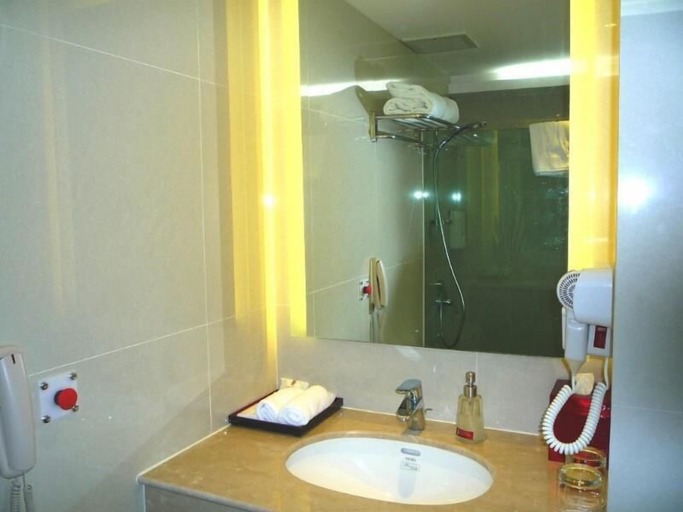 Bathroom 5, Empress Hotel HoChiMinh City, District 1