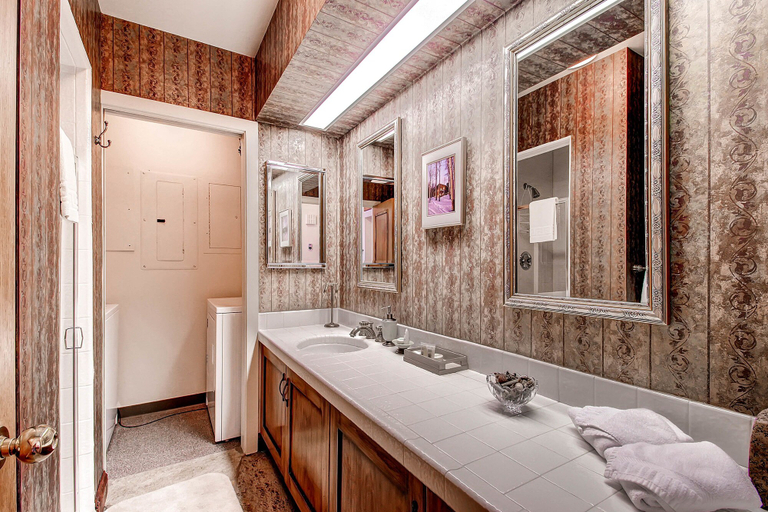 Bathroom 4, Centennial 2 Bedroom Condo Unit no. 25, Eagle