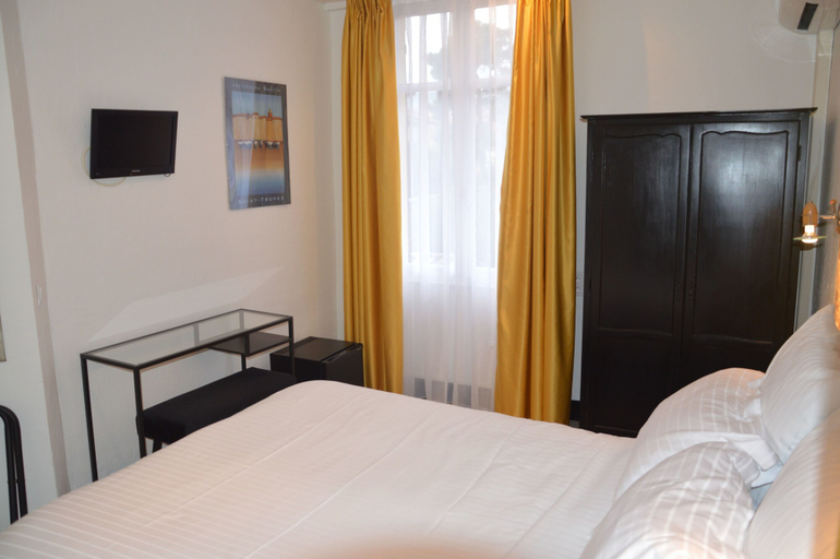 Bedroom 3, Hotel Castellamar, Var
