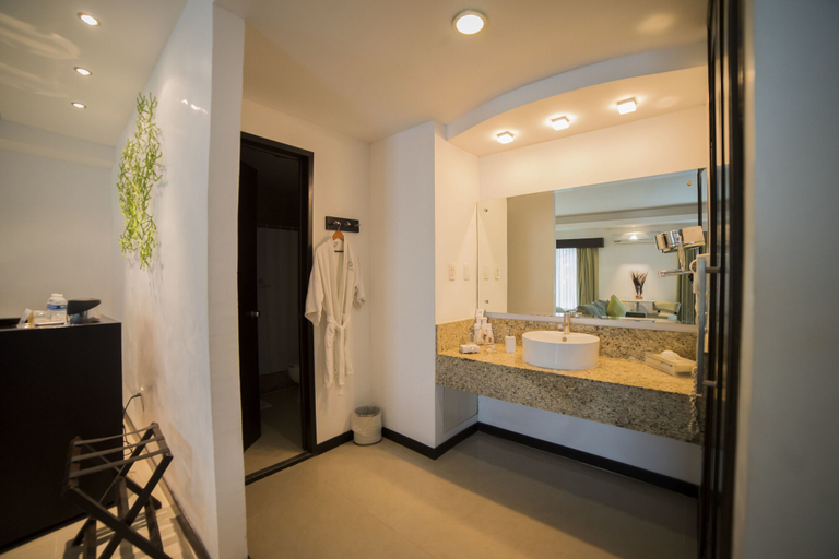 Bathroom 4, Hotel Grand Marlon, Othón P. Blanco