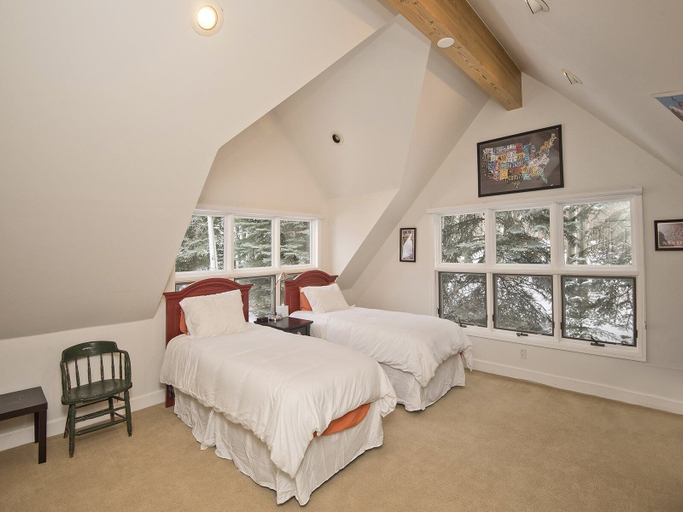 Bedroom 3, Vermont Road Chalet, Eagle