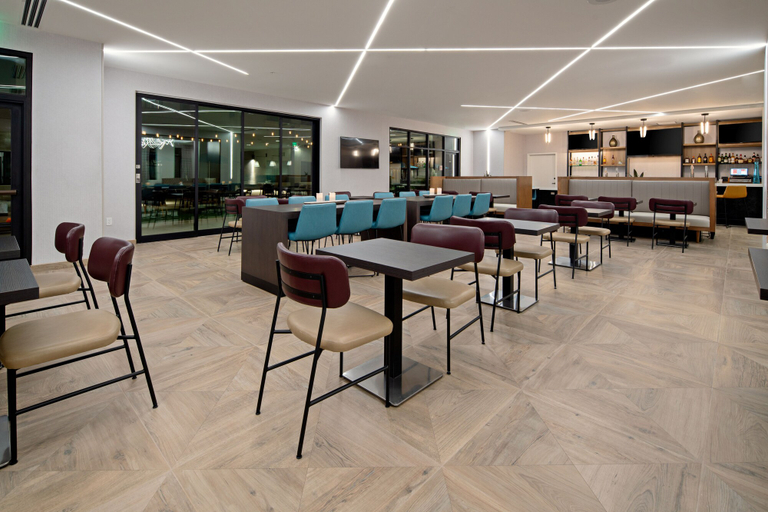 Food & Drinks 4, SpringHill Suites by Marriott Valencia, Los Angeles