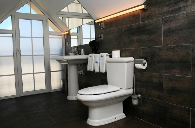 Bathroom 4, Hotel Viento del Norte, A Coruña